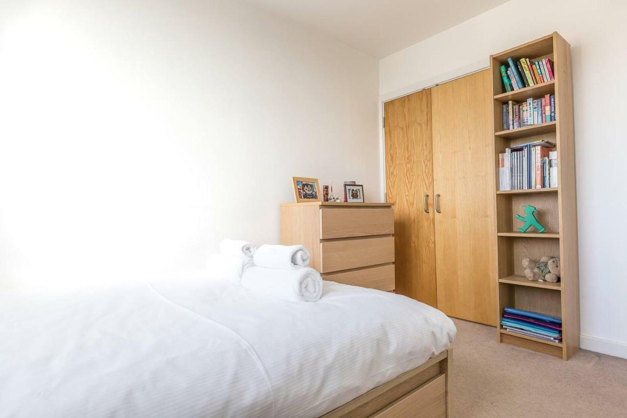Modern 1 Bedroom Apartment In E1 With Great Views London Exterior photo
