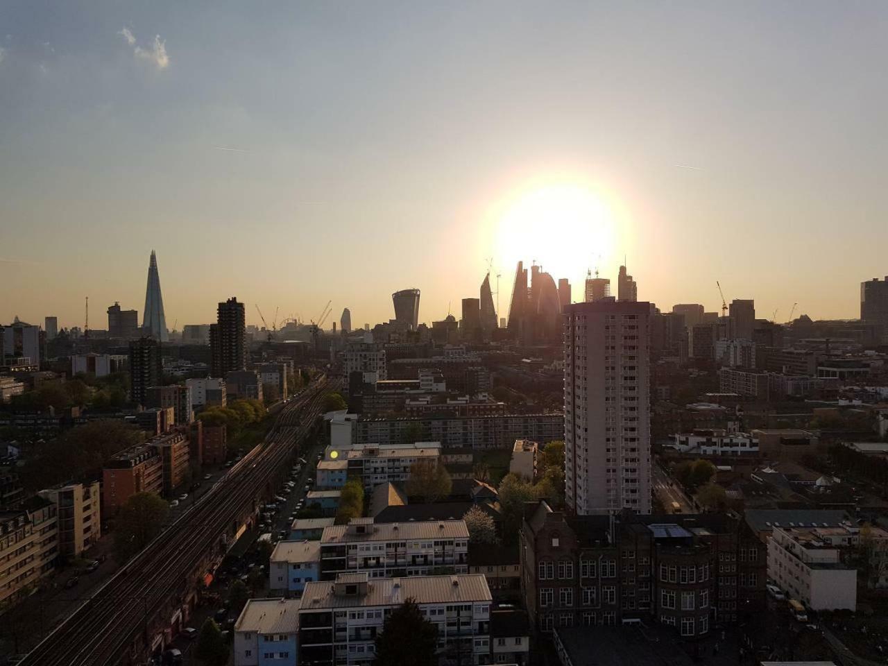 Modern 1 Bedroom Apartment In E1 With Great Views London Exterior photo